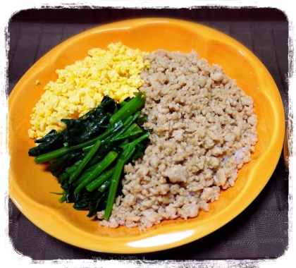 ★パラパラそぼろとしっとり卵の錦丼