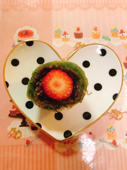 れいにゃんちゃん♡♡♡蓬の粉のお餅で作りました✧˖°よもぎいちごもとてもおいしくできましたෆ*ｵｨｼｨෆ(⸝⸝> ᢦ <⸝⸝)ˎˊ˗