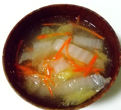 春雨スープ大好きです。(*^▽^*)白菜とにんじんで野菜たっぷりなので、体にも優しいですね!!(#^.^#)
美味しくて体にも良くて嬉しい一品になりました!!