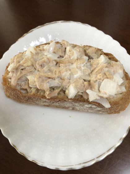 一度食べたら止まらない！フランスパンでツナトースト