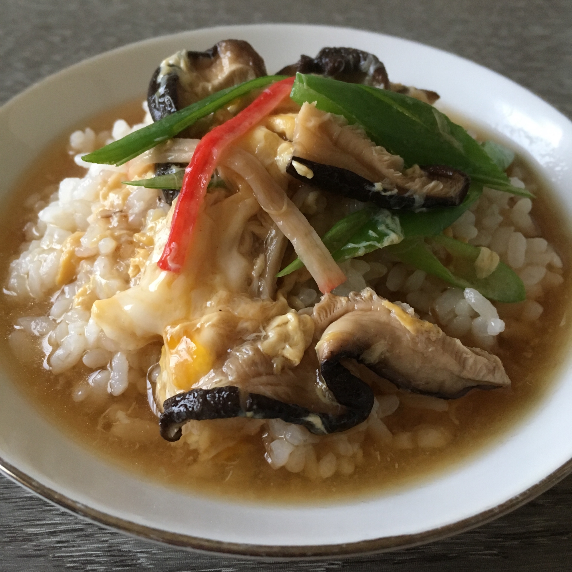 干し椎茸とカニカマの玉子あんかけ焼飯♪