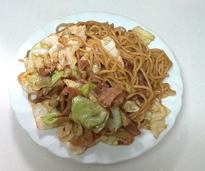 おとさん☺️夕飯に焼きそば作りました☘️子供がアレルギーあるのでもやしやマヨネーズなしです☆人参もなくて彩り微妙ですが、おいしそうでいただくの楽しみ！レポ感謝♡