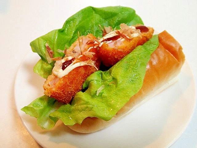 サラダ菜と海老カツの和風味付ロールパン