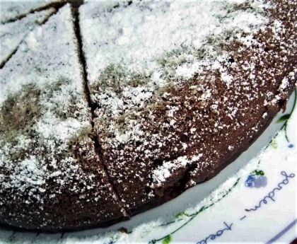 ココナッツミルク&冷凍フルーツの炊飯器ケーキ
