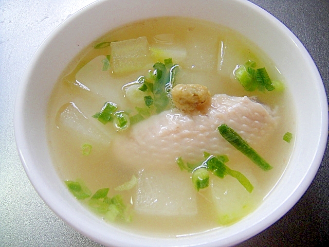 冬瓜と鶏手羽のスープ