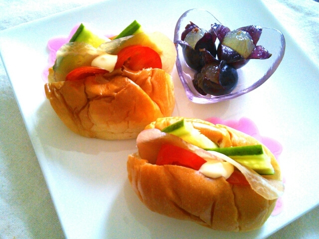 朝ご飯にぴったり！生ハムフレッシュ野菜サンド♡