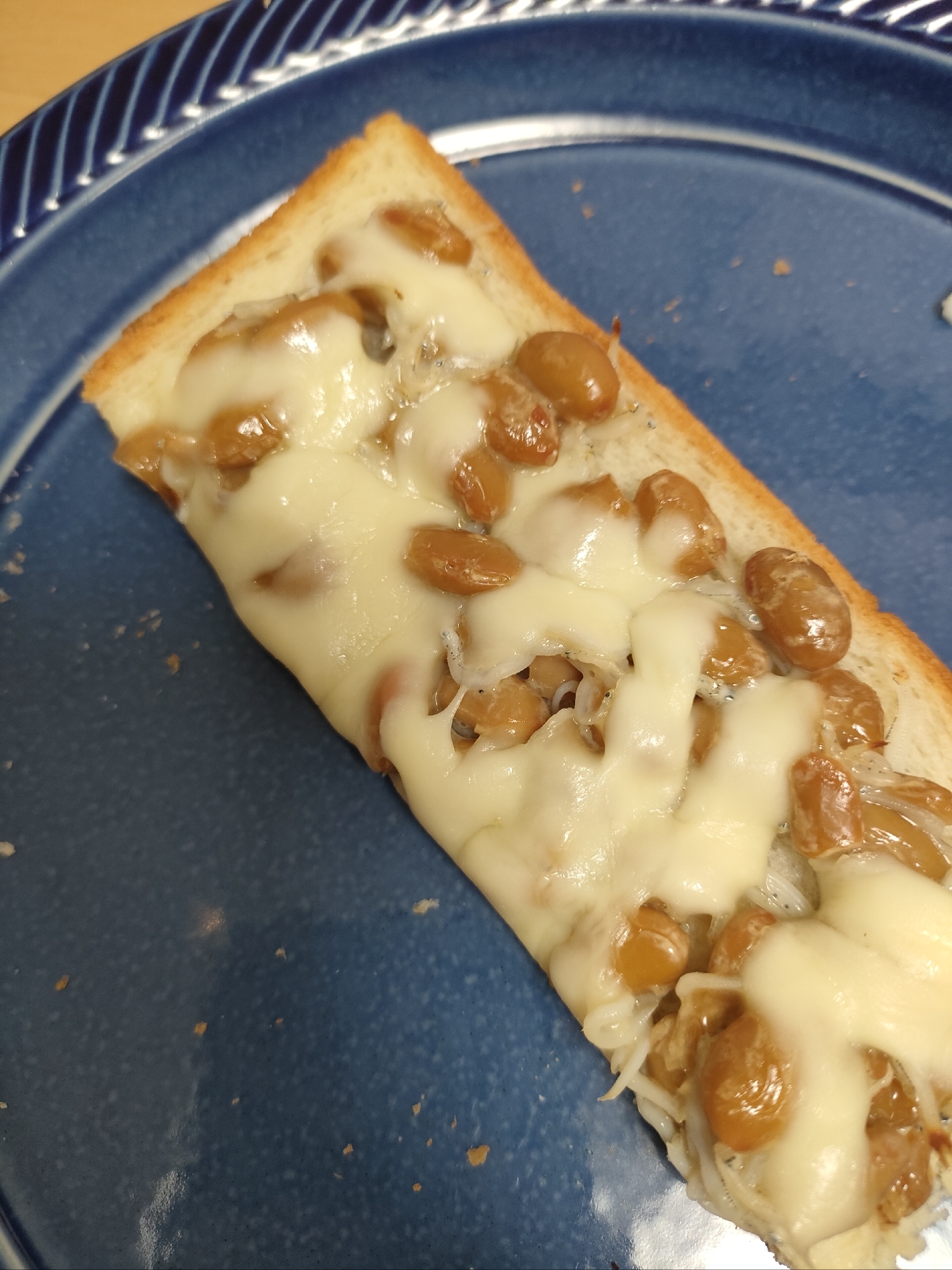 意外とうまい★納豆チーズしらすトースト