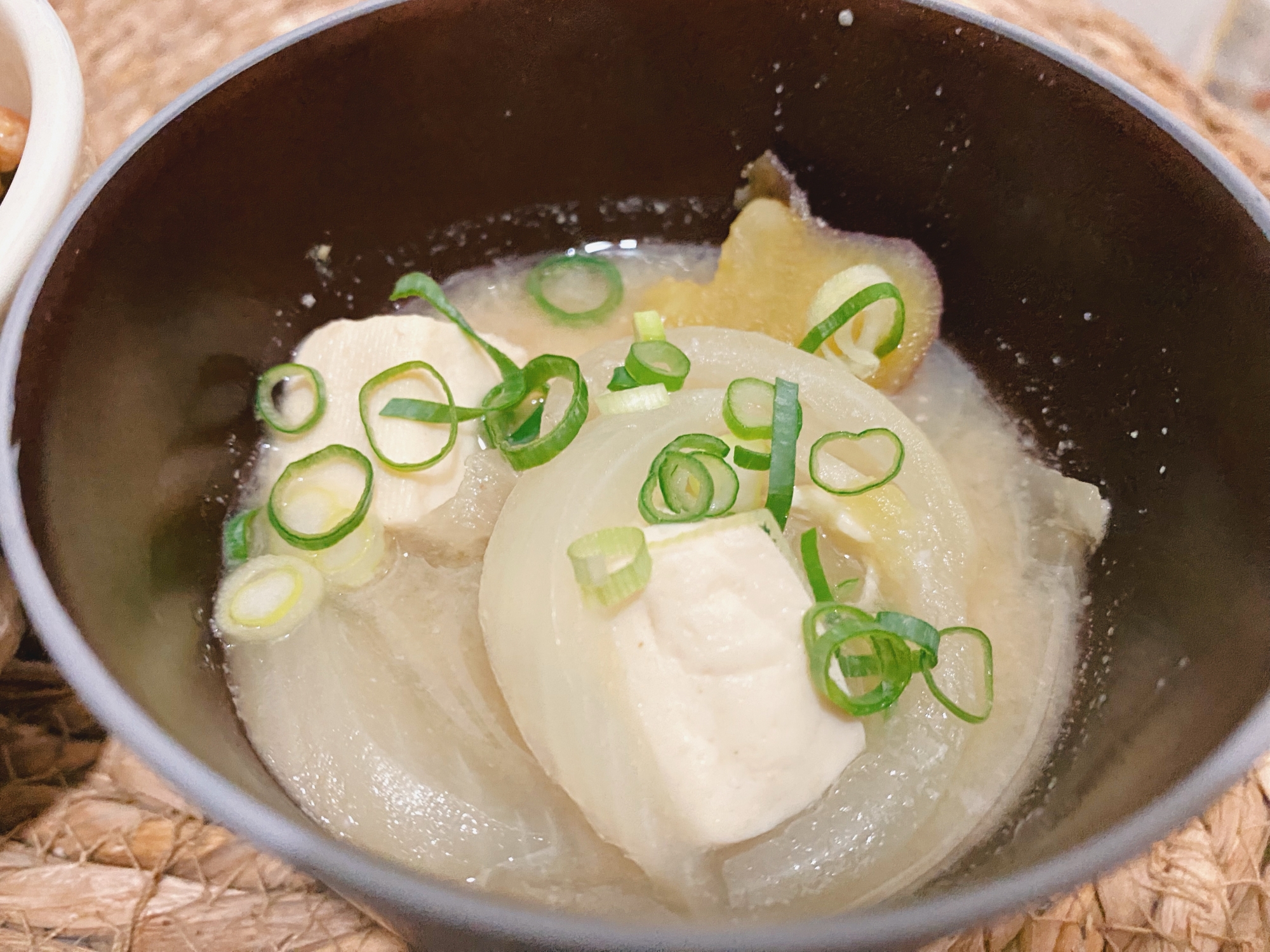 豆腐と玉ねぎのお味噌汁★˚✧₊