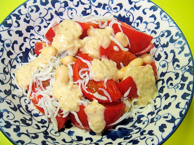 トマトと大豆しらすの胡麻マヨサラダ