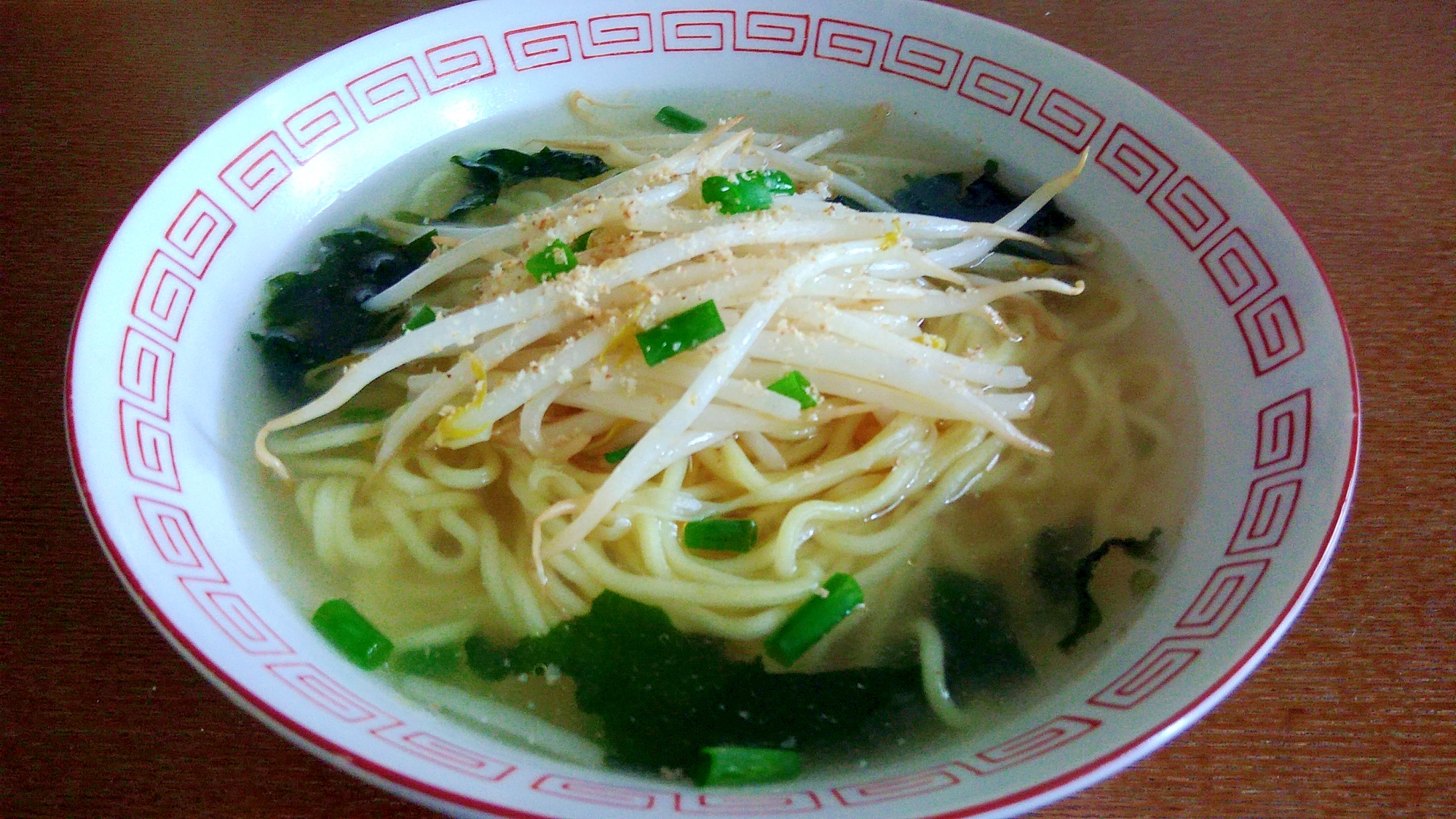 もやしとワカメのあっさり塩ラーメン