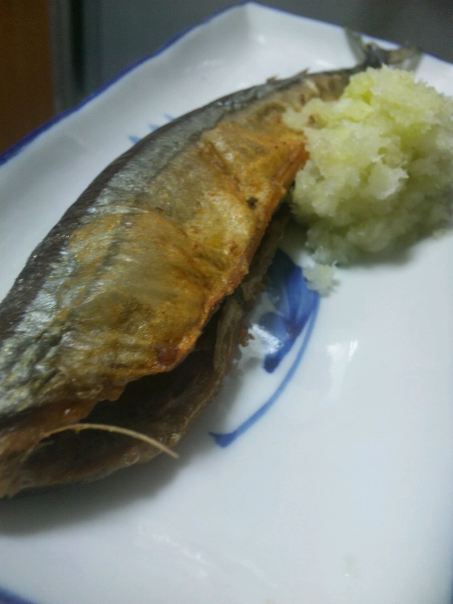 秋刀魚のぱりぱり塩焼き