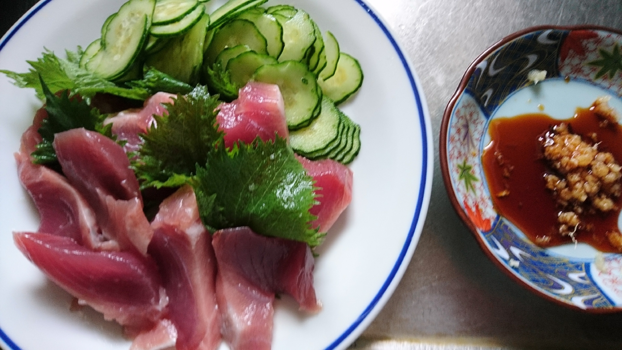 鰹の刺身☆にんにく醤油添え