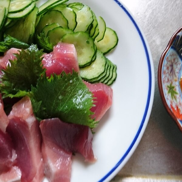 鰹の刺身 にんにく醤油添え レシピ 作り方 By Hirohyt102 楽天レシピ 鰹の刺身 にんにく醤油添え レシピ 作り方 By Hirohyt102 楽天レシピ