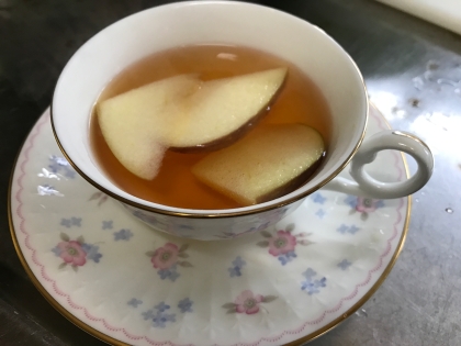 こちらも♪
りんごの風味が紅茶にうつって、美味しくいただきました(*≧∀≦*)
ご馳走様でしたぁ♡