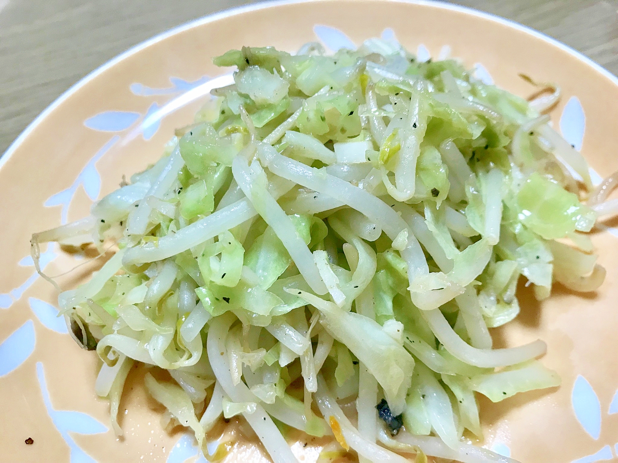 もやしとキャベツの炒め物