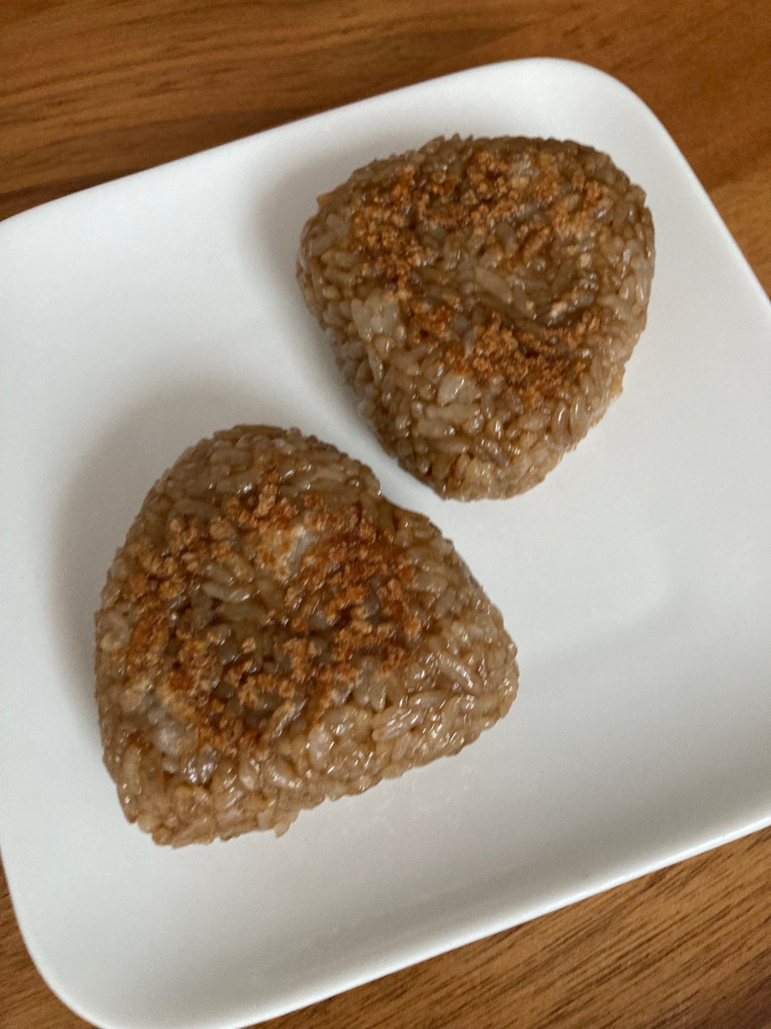 フライパンで醤油風味の焼きおにぎり