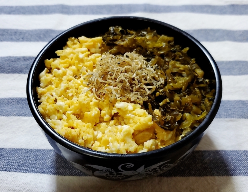 カリカリじゃこの高菜卵丼