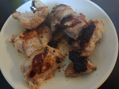 揉んで焼くだけ☆ 塩麹のやわらか鶏もも肉焼き