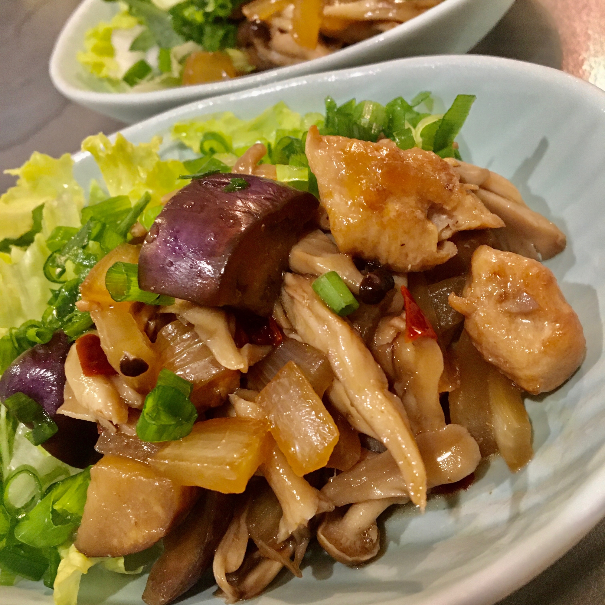 栄養満点！鶏胸肉ときのこたっぷり黒酢サラダ