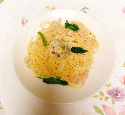 ヘルシー美味しい♡さば缶と春菊のパスタ柚子胡椒風味