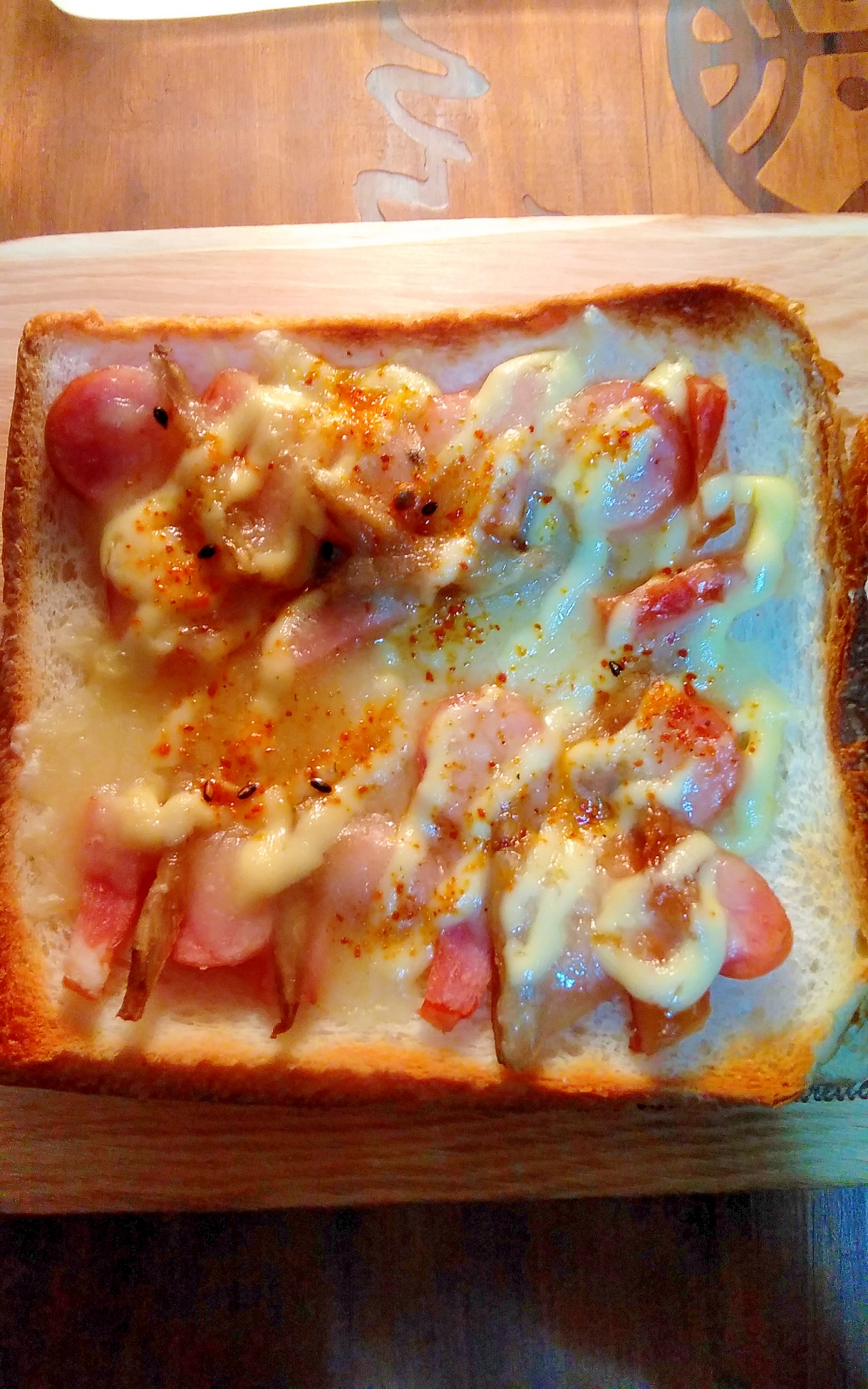 ごぼうとつるしベーコンのトースト