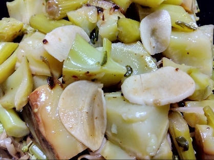 ブラックペッパーがぴりっと効いた砂肝＆ブロコ茎炒め