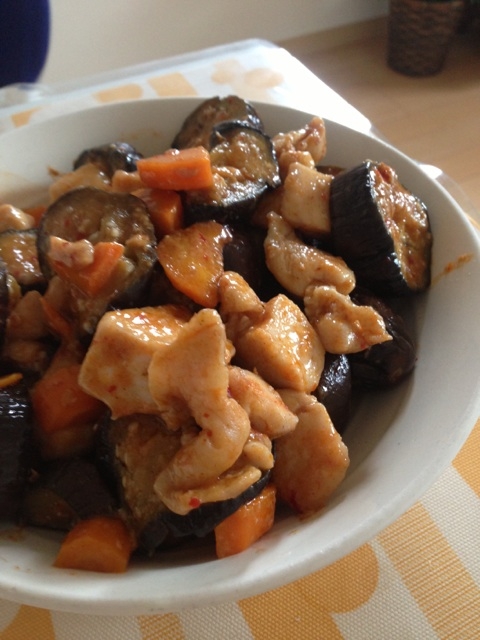 茄子と鶏胸肉のピリ辛味噌炒め