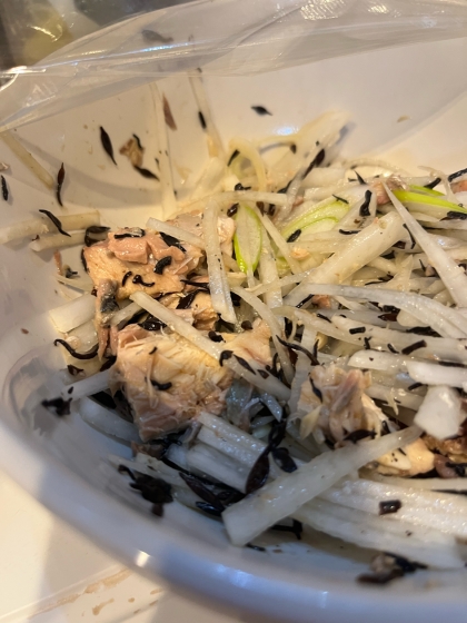 鉄分たっぷり！サバ缶ひじきサラダ