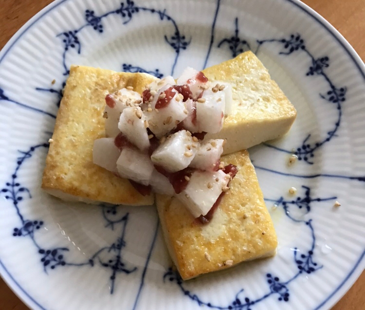 長芋の梅干し和えのせ豆腐ステーキ