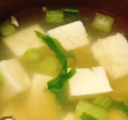 豆腐と野菜のお味噌汁