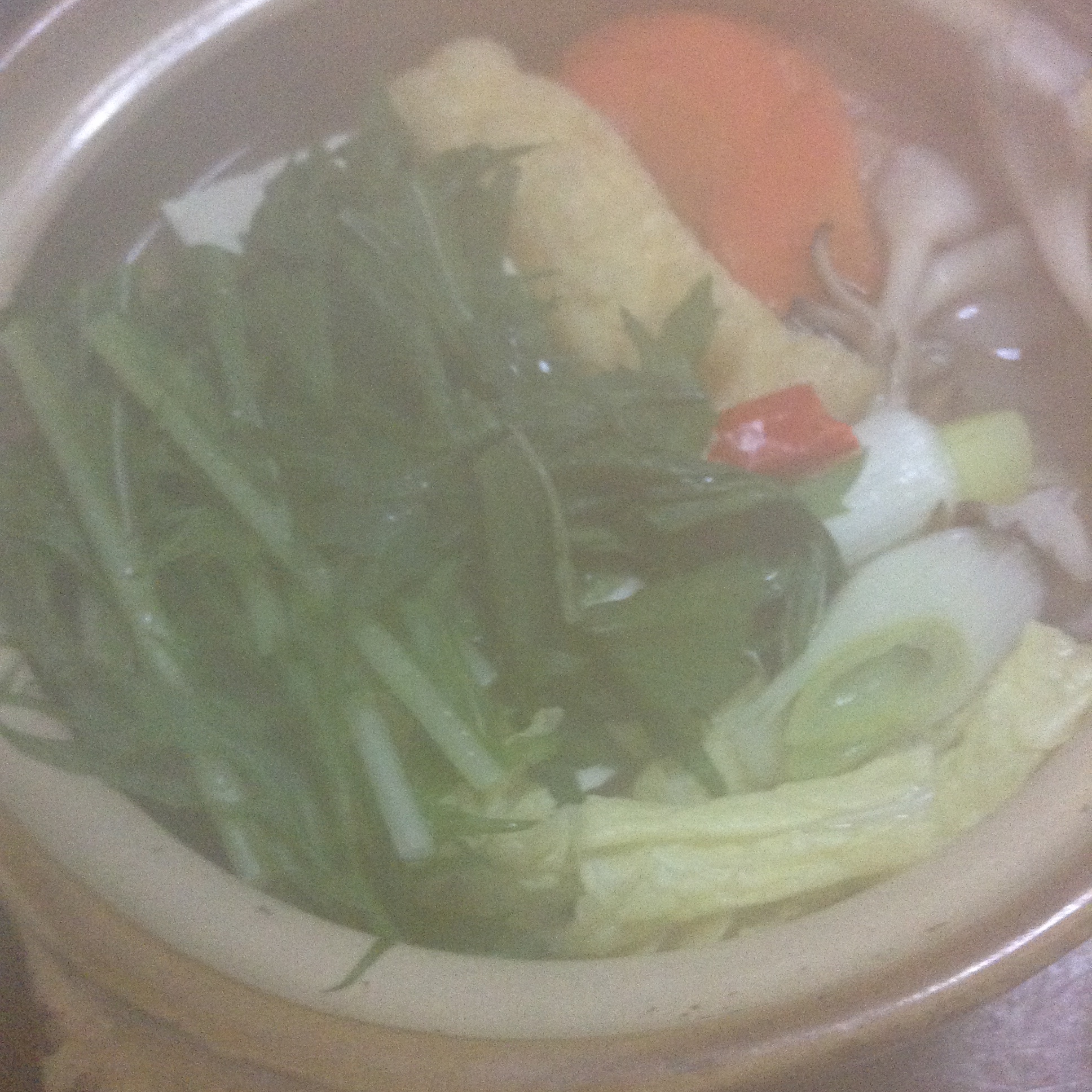 【節約レシピ】マグロのアラde水菜と舞茸入り湯豆腐