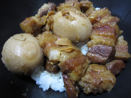 生まれて初めて豚の角煮作りました。丼にして食べたのですが、圧力鍋を使わないのにこんなに柔らかくなるのかとビックリ！味もすごく染みていて美味しかったです♪