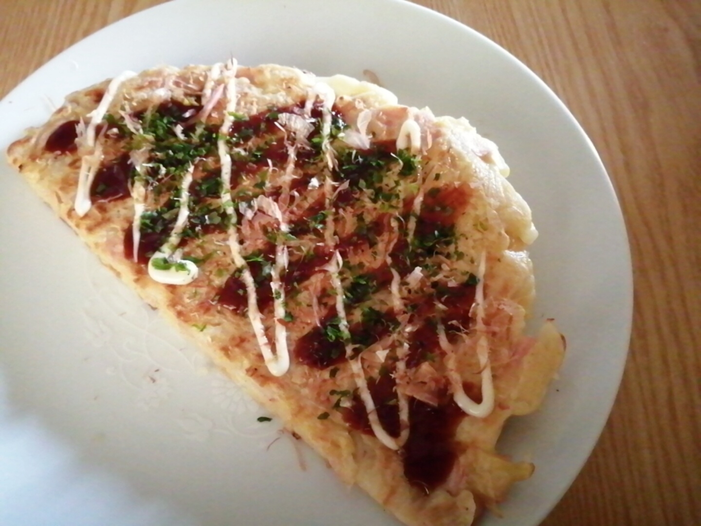 白菜と魚肉ソーセージとあみえびのお好み焼き