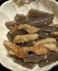 こんにゃくとチクワの胡麻炒め