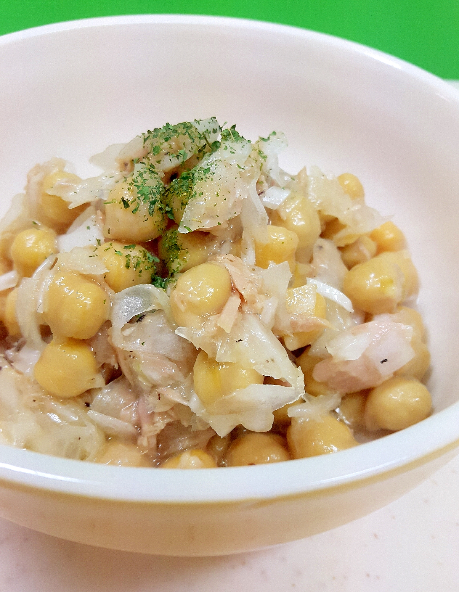 子供が喜ぶ(^^)ツナ缶とひよこ豆のマリネサラダ♪