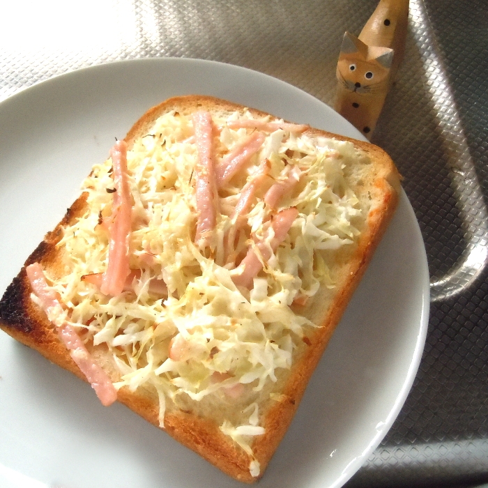 【うま塩】で簡単サラダチーズトースト
