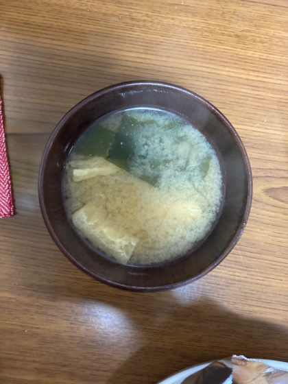 包丁要らず！わかめと揚げの味噌汁