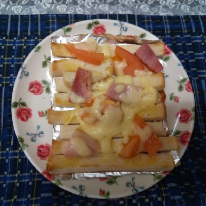 スパイシー☆トマトとベーコンのチーズトースト