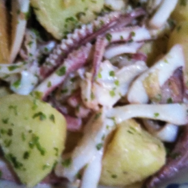 イカとじゃがいものガーリックバター ᴗ レシピ 作り方 By りぽひめ 楽天レシピ イカとじゃがいものガーリックバター ᴗ レシピ 作り方 By りぽひめ 楽天レシピ