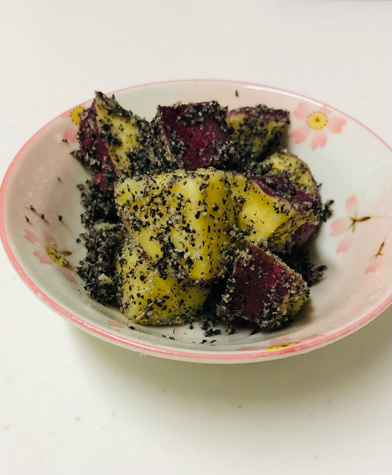＊レンチンおかず＊ さつまいもの胡麻和え