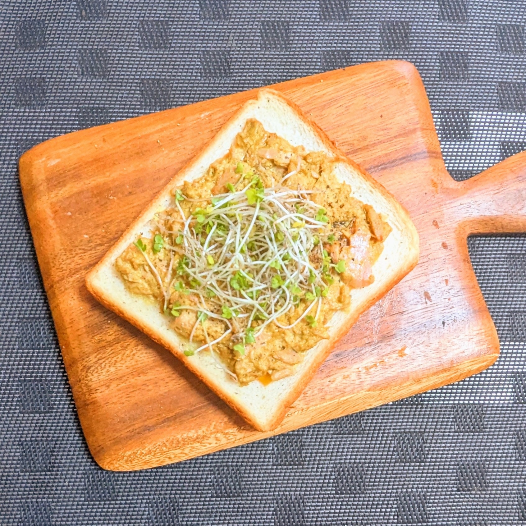 ツナのカレーマヨトースト