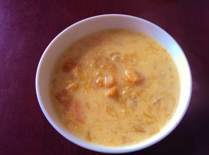 ブロッコリーが無くて彩りが寂しくてスミマセン・・柔らかいかぼちゃだったので煮溶けてしまいましたが、まろやかでおいしいスープでした！ごちそうさまでした～＾＾