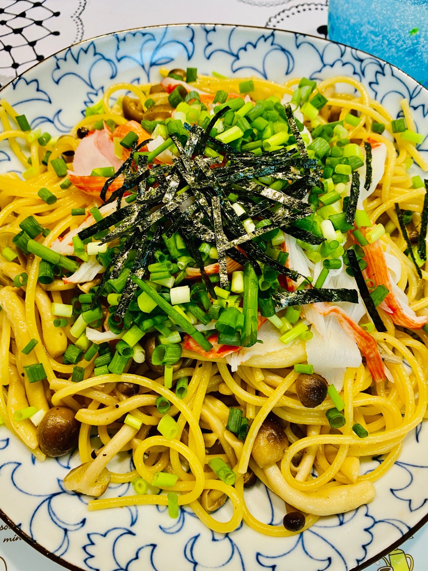 カニ風味かまぼこ入りの醤油パスタ