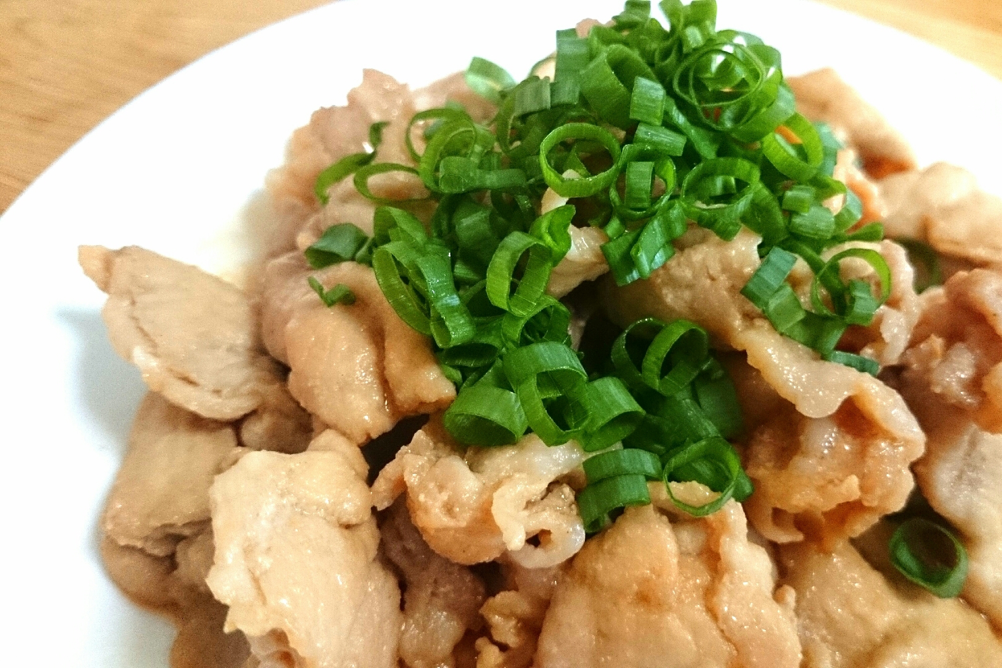 にんにくの香りが食欲そそる豚肉の味噌炒め