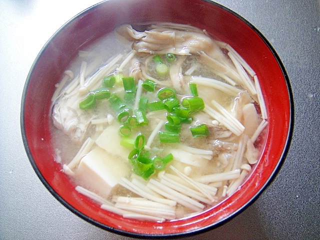舞茸とえのき豆腐の味噌汁