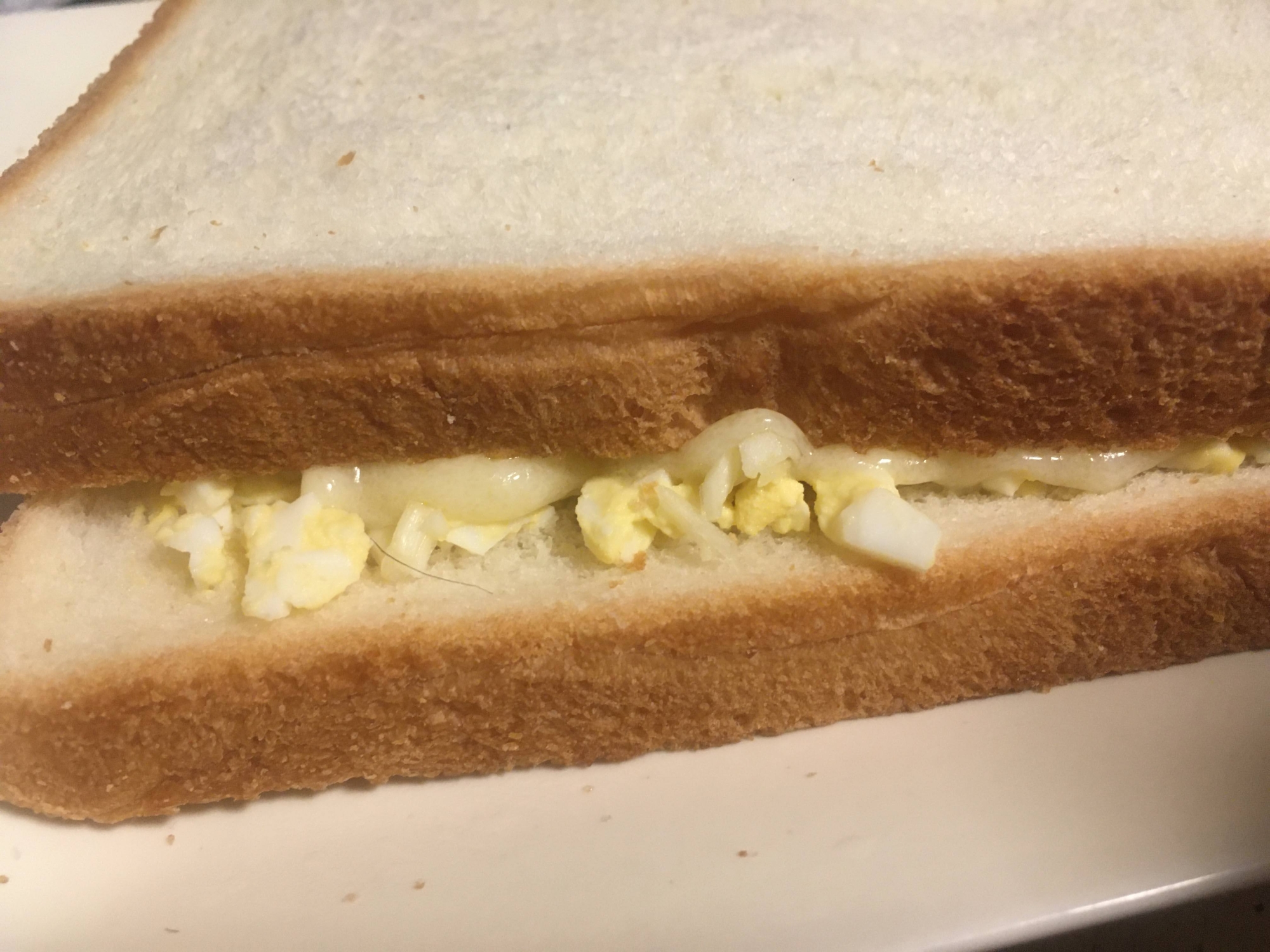 にんにく、チーズの卵サンド