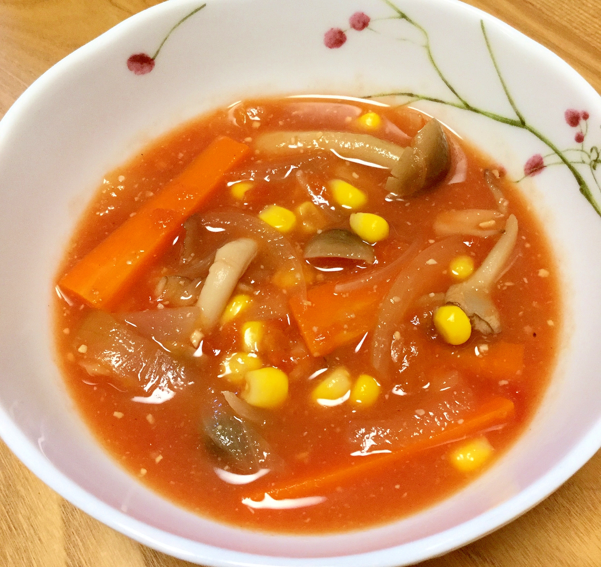 野菜の旨みたっぷり☆トマトみそスープ