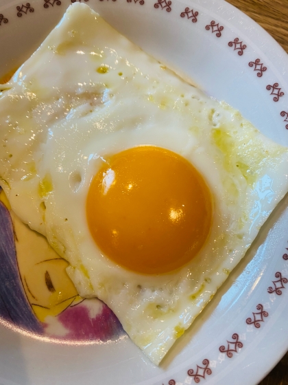 ♡映える料理に♪白くならない目玉焼きの焼き方♡