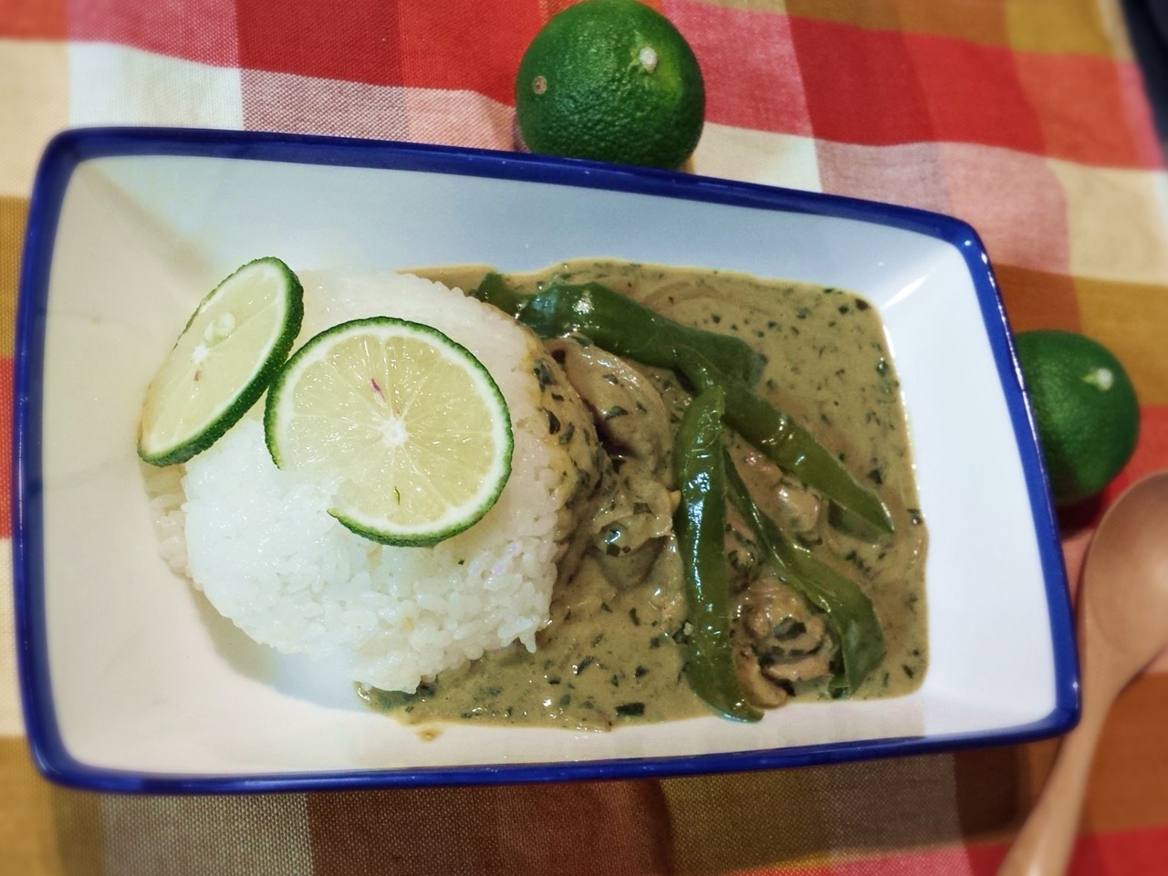 へべすバターライスとチキンバジルカレー