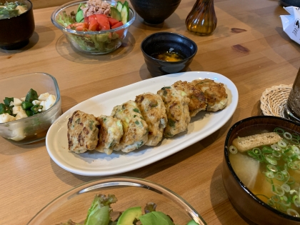 豆腐でふわふわ♪大葉かおる鶏つくねバーグ